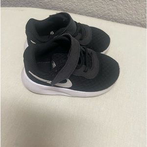 Nike toddler shoes, 5C